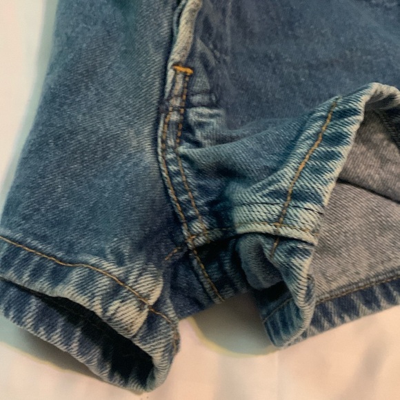 Vintage Levi’s Blue Jean 2” Inseam Hot Short Button Fly size 5 Juniors Womens - Picture 5 of 9